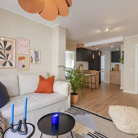 Downtown Flat With 46 Sqm Private Rooftop Terrace Appartamento *