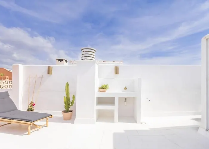 Downtown Flat With 46 Sqm Private Rooftop Terrace Málaga